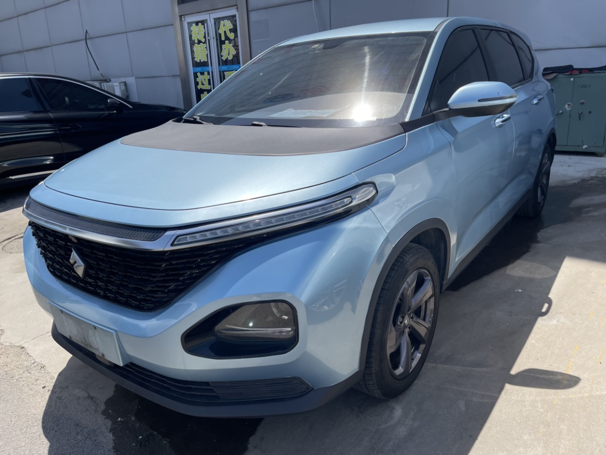 寶駿 RM-5  2019款 1.5T CVT 24小時(shí)在線精英型 6座圖片