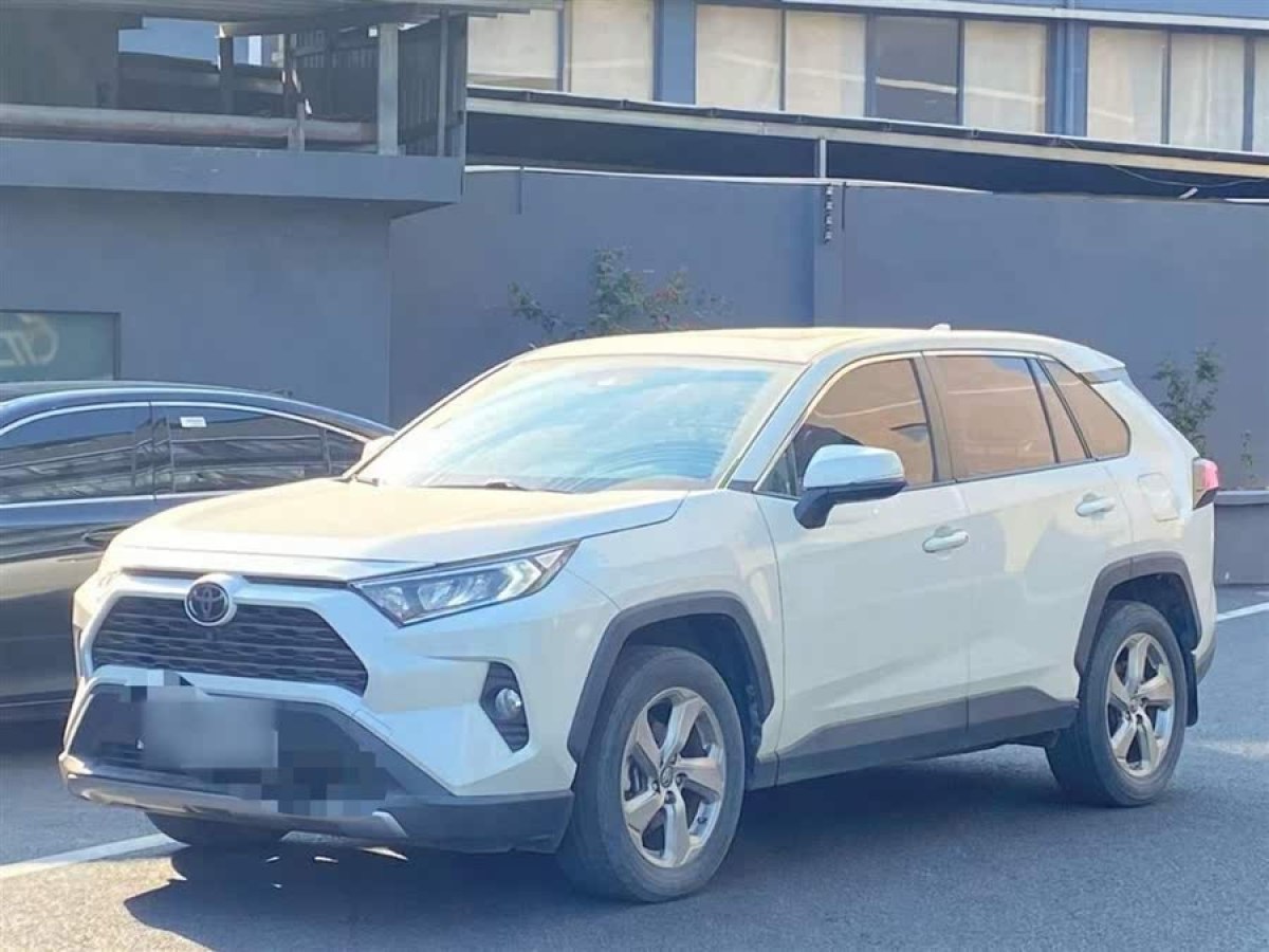 豐田 RAV4榮放  2020款 2.0L CVT四驅(qū)風(fēng)尚PLUS版圖片