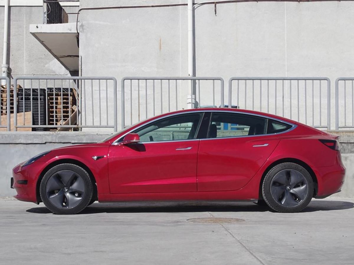 特斯拉 Model 3  2019款 標(biāo)準(zhǔn)續(xù)航后驅(qū)升級(jí)版圖片