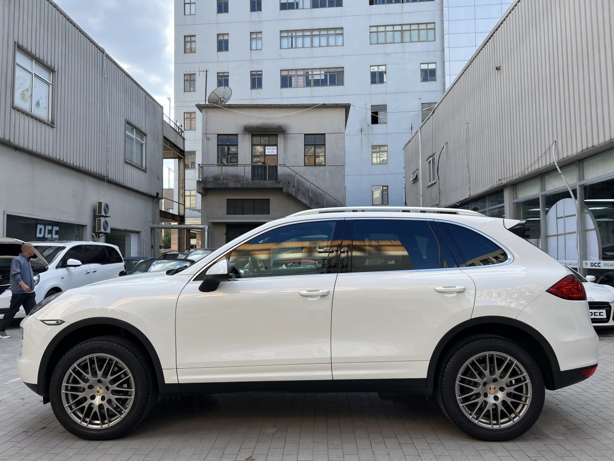 2013年9月保時捷 Cayenne  2011款 Cayenne 3.0T