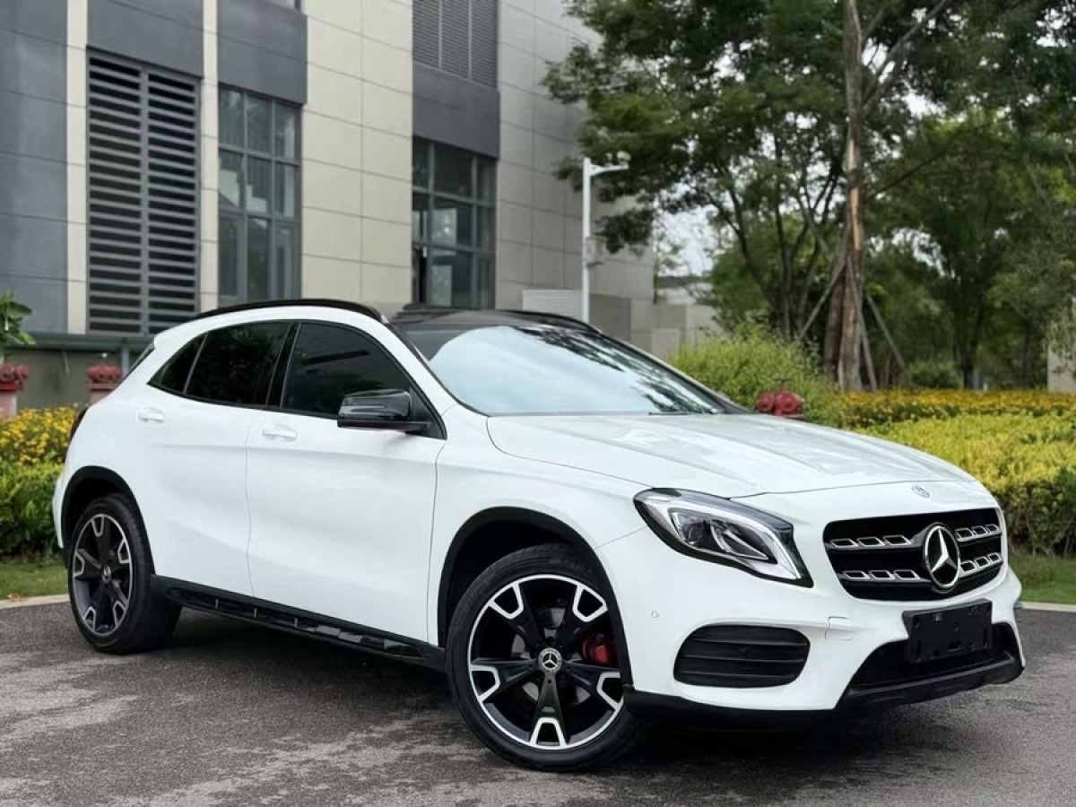 奔馳 奔馳GLA  2018款 GLA 220 4MATIC 運(yùn)動(dòng)型圖片