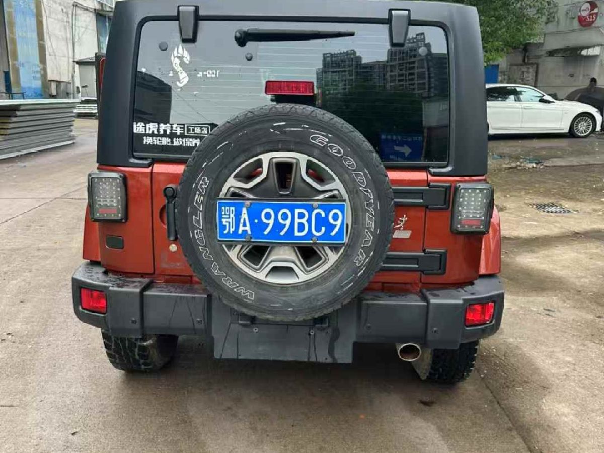 Jeep 牧馬人  2015款 2.8TD Sahara 四門版圖片