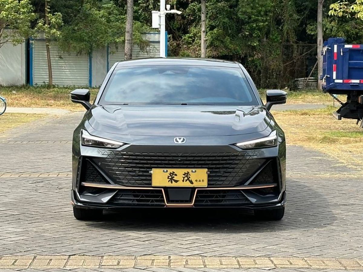 長安 長安UNI-V  2023款 1.5T 運動版圖片