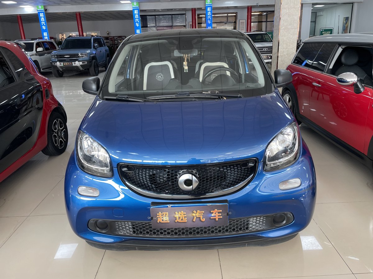 2017年8月smart forfour  2016款 1.0L 52千瓦靈動版