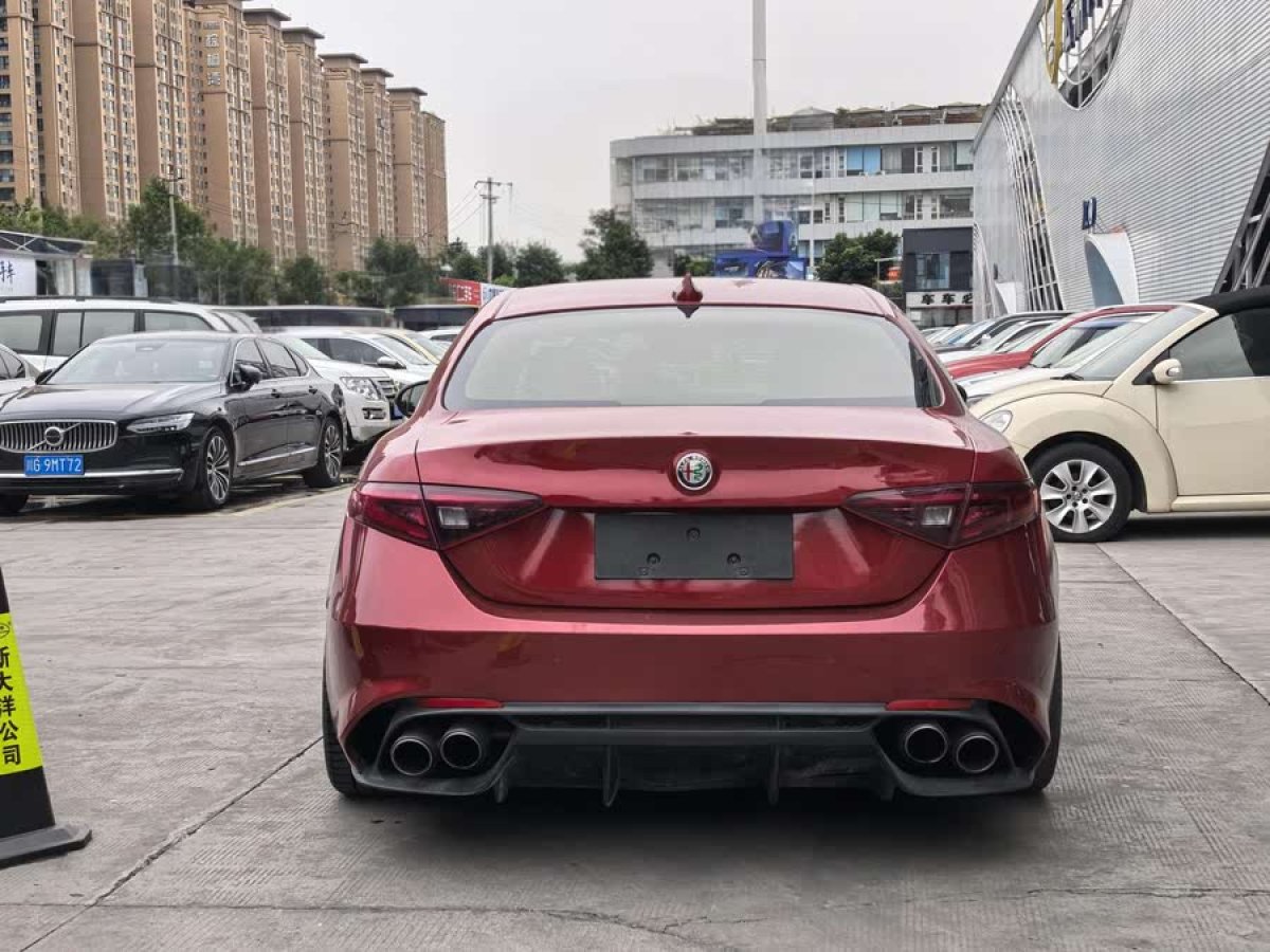 阿爾法·羅密歐 Giulia  2017款 2.9T 510HP 四葉草版圖片