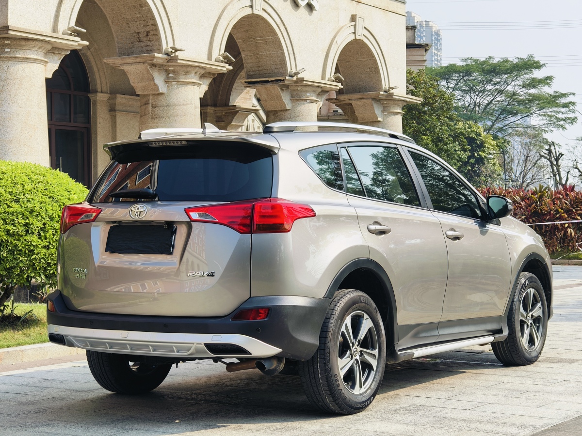 豐田 RAV4  2018款 榮放 2.0L CVT兩驅(qū)風(fēng)尚版圖片