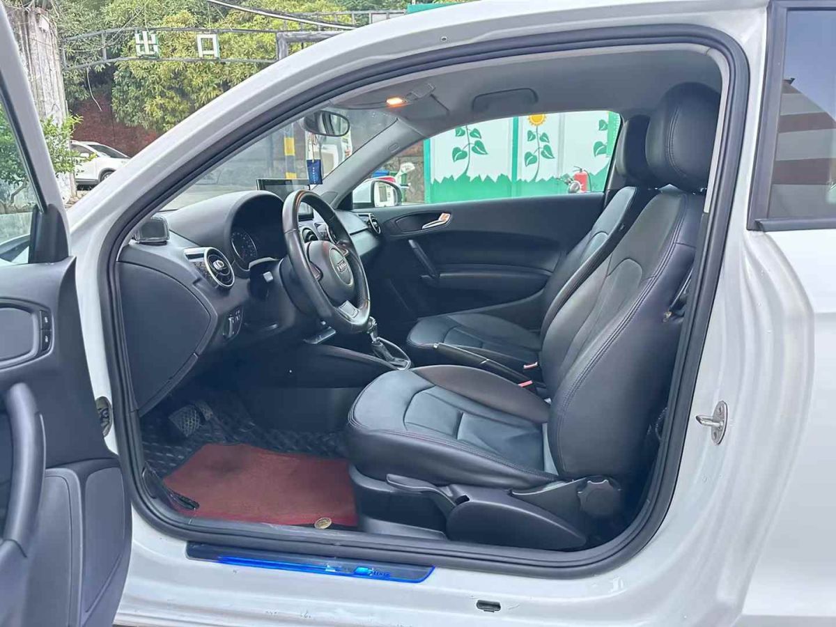 奧迪 奧迪A1  2014款 A1 1.4TFSI 30TFSI 技術(shù)型圖片