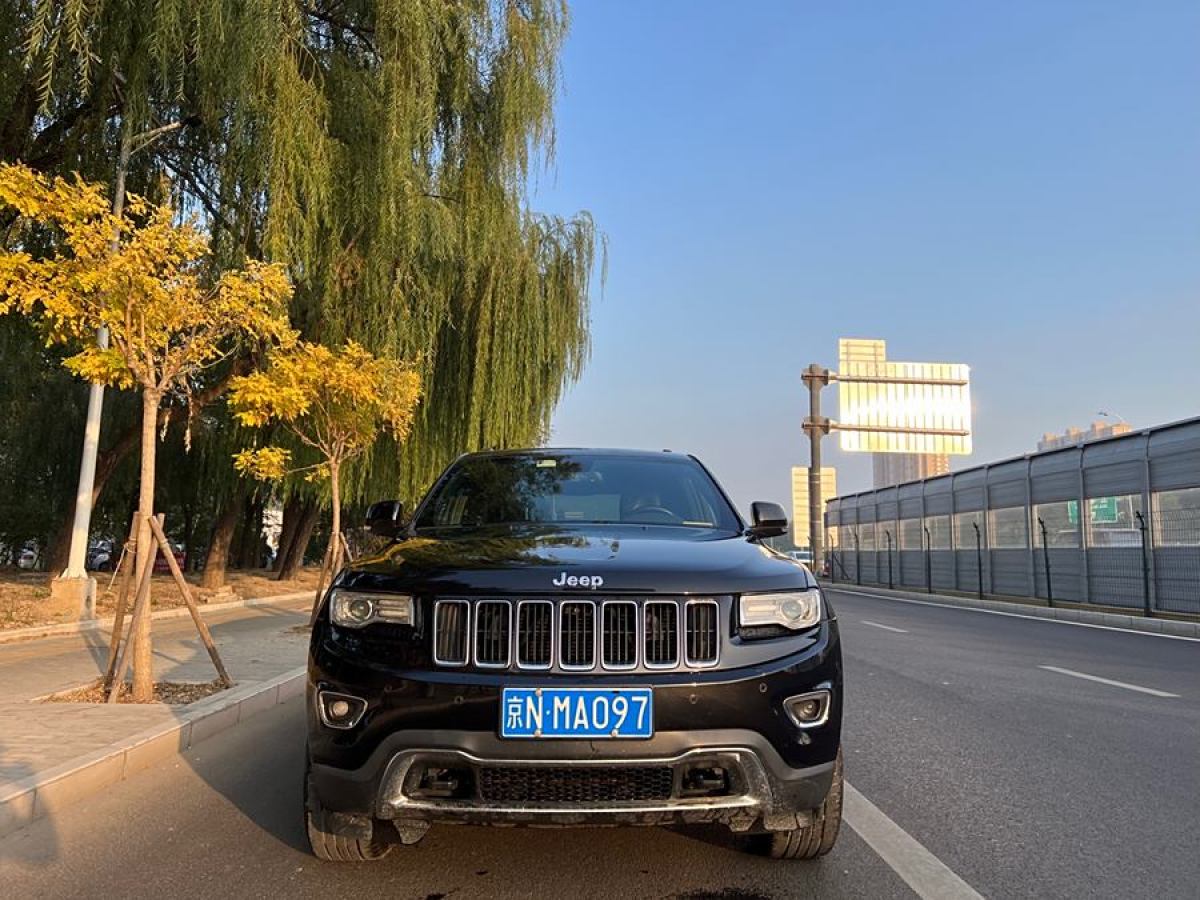 Jeep 大切諾基  2016款 3.0L 精英導(dǎo)航版圖片