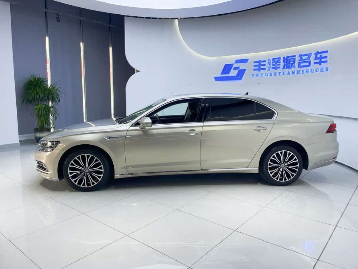 大眾 輝昂  2016款 380TSI 兩驅(qū)至尊版圖片