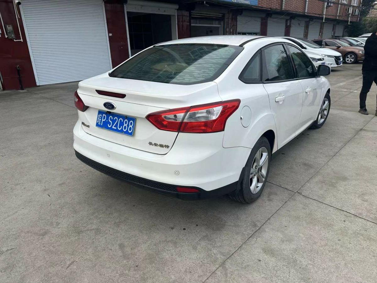 福特 ?？怂? 2013款 2.0T ST 標(biāo)準(zhǔn)版圖片