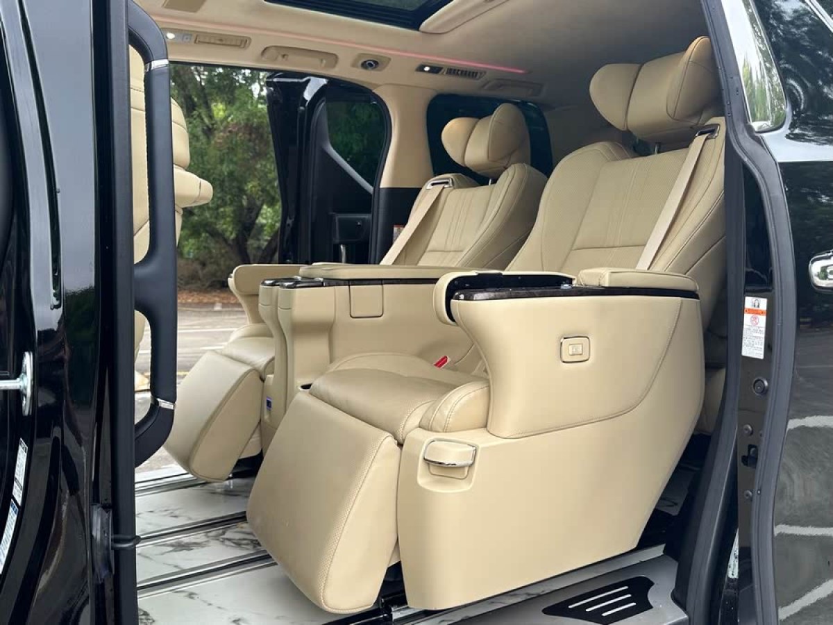 豐田 埃爾法  2021款 雙擎 2.5L 尊貴版圖片