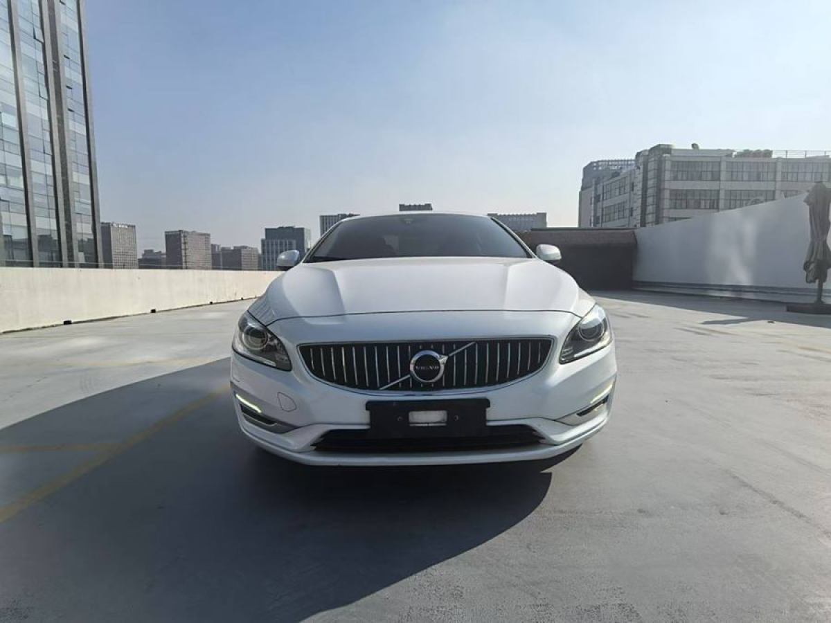 沃爾沃 S60L  2018款 T3 智進(jìn)進(jìn)取版圖片