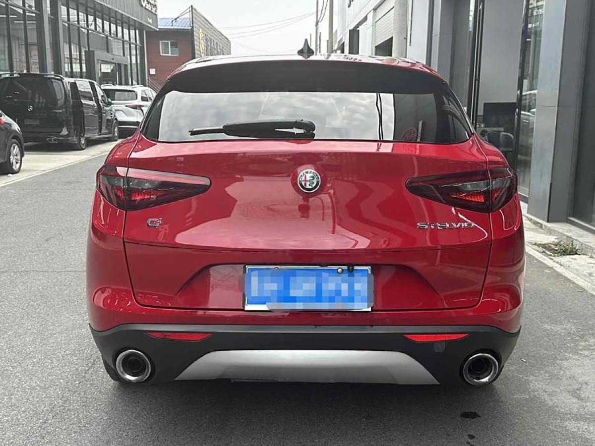 阿爾法·羅密歐 Stelvio  2017款 2.0T 200HP 精英版圖片