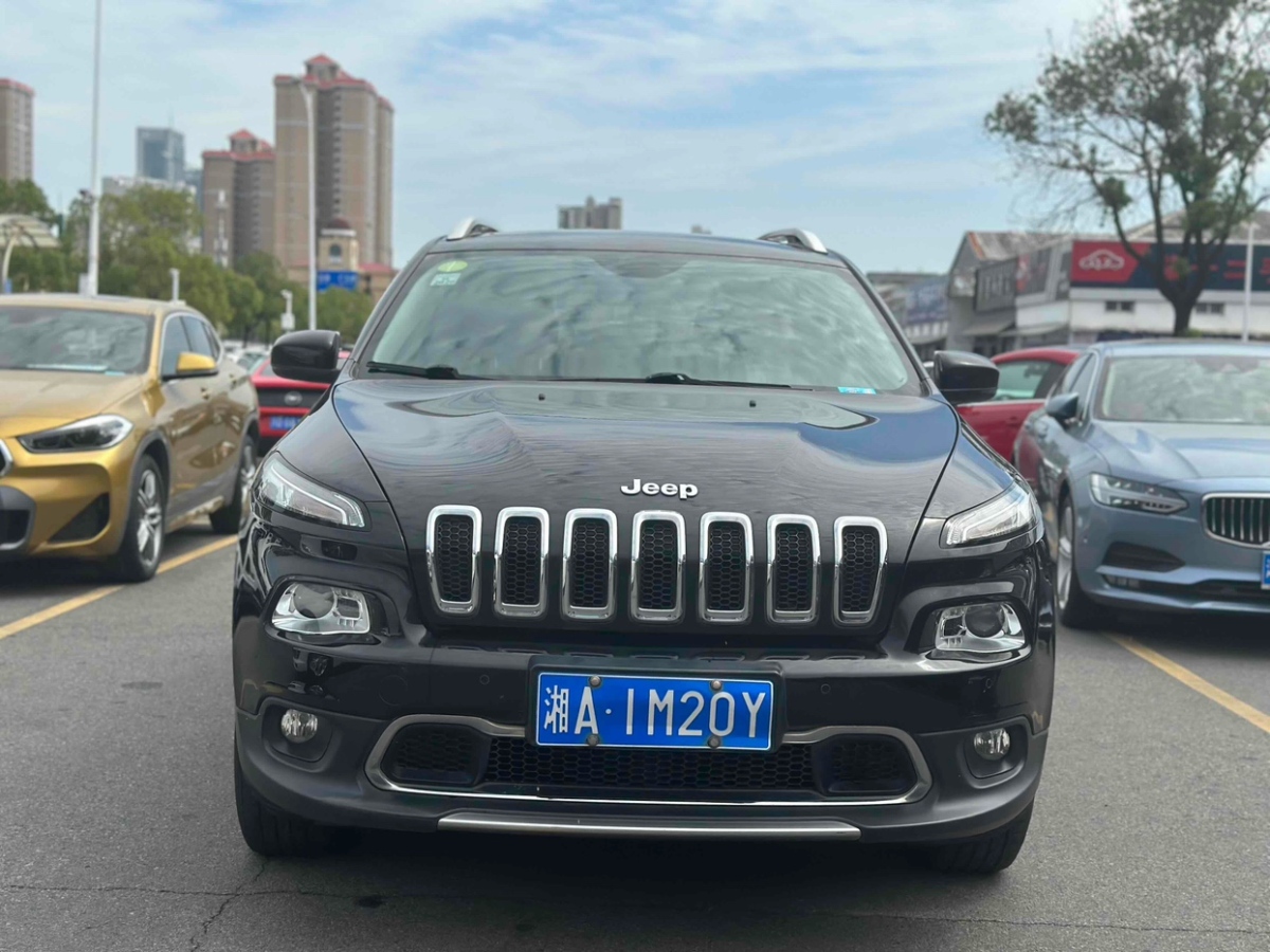 Jeep 自由光  2017款 2.4L 專業(yè)版圖片