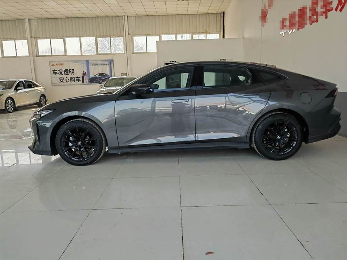 長(zhǎng)安 長(zhǎng)安UNI-V  2024款 1.5T 尊貴運(yùn)動(dòng)型圖片