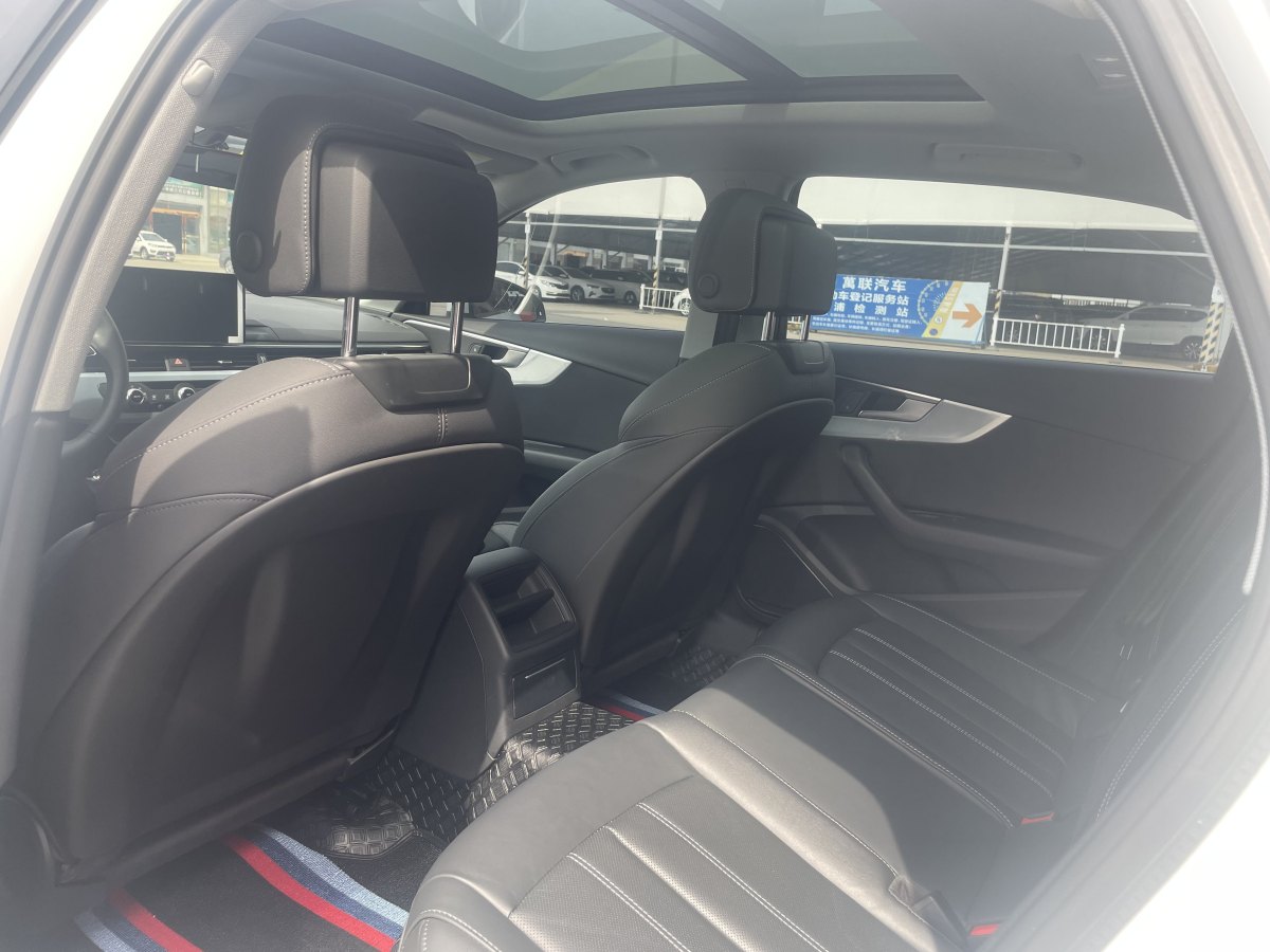 奧迪 奧迪A4L  2022款 40 TFSI 時(shí)尚動(dòng)感型圖片