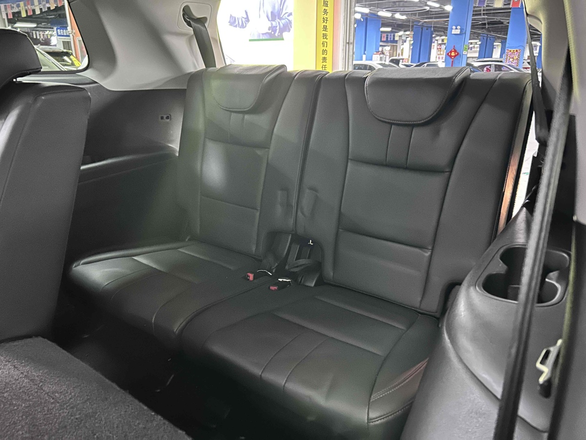廣汽傳祺 GS8  2017款 320T 兩驅豪華智聯(lián)版圖片