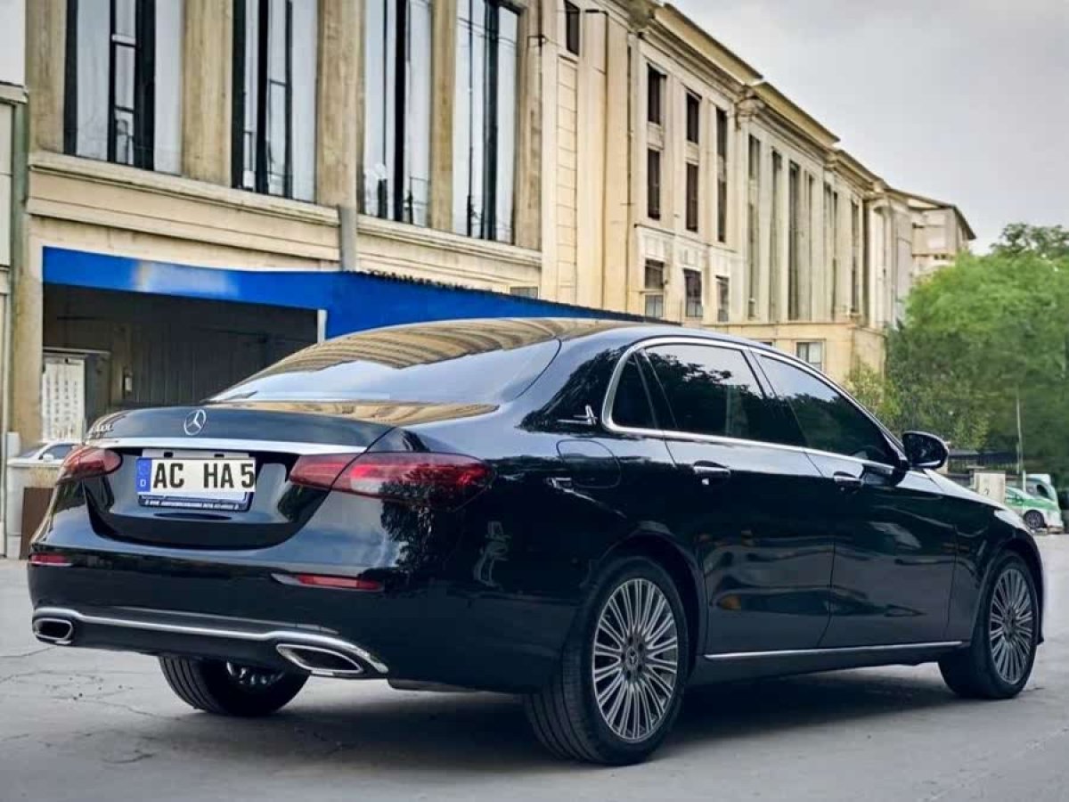 奔馳 奔馳E級(jí)  2021款 改款 E 300 L 豪華型圖片