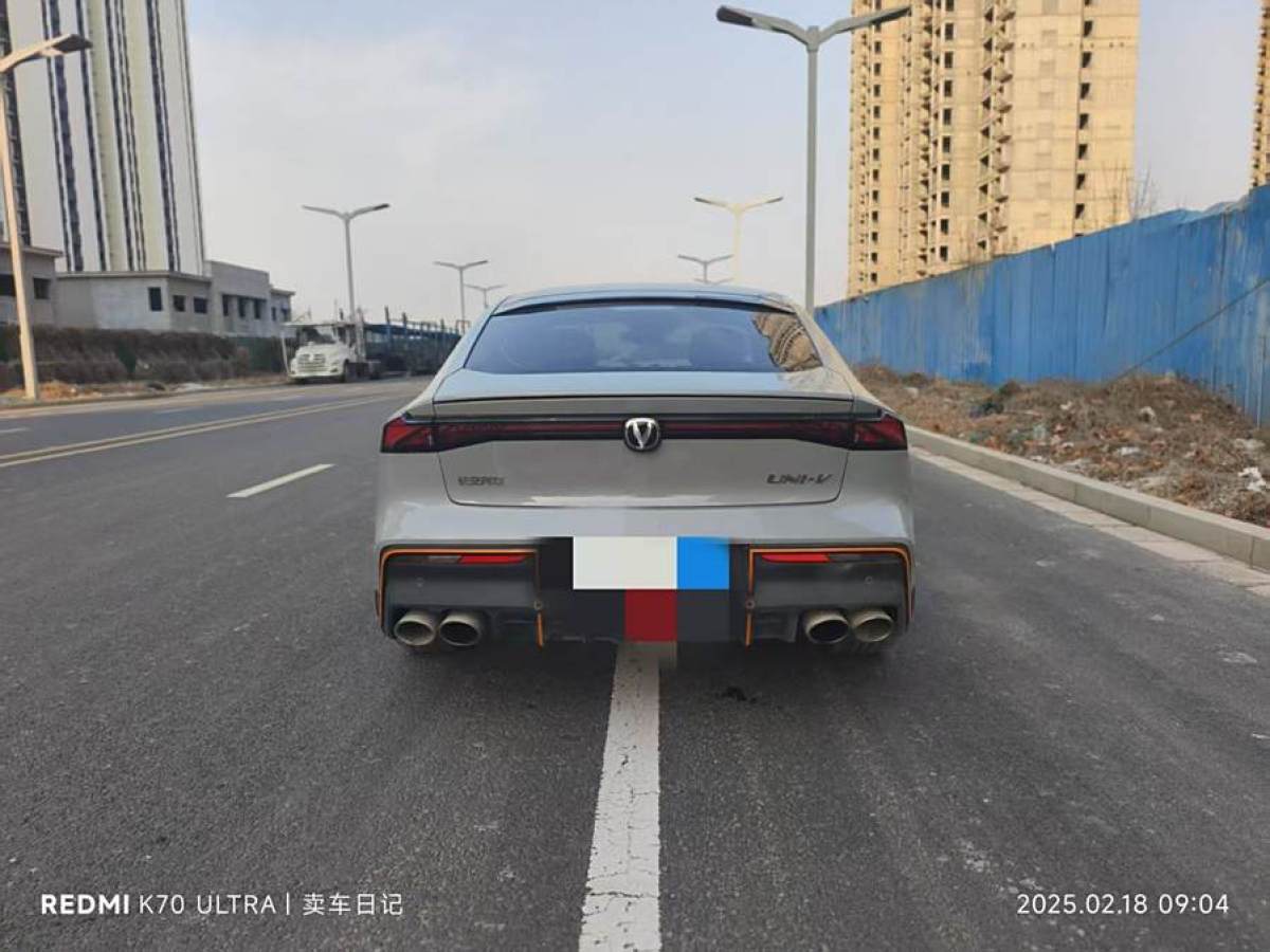 長(zhǎng)安 長(zhǎng)安UNI-V  2022款 1.5T 運(yùn)動(dòng)版圖片