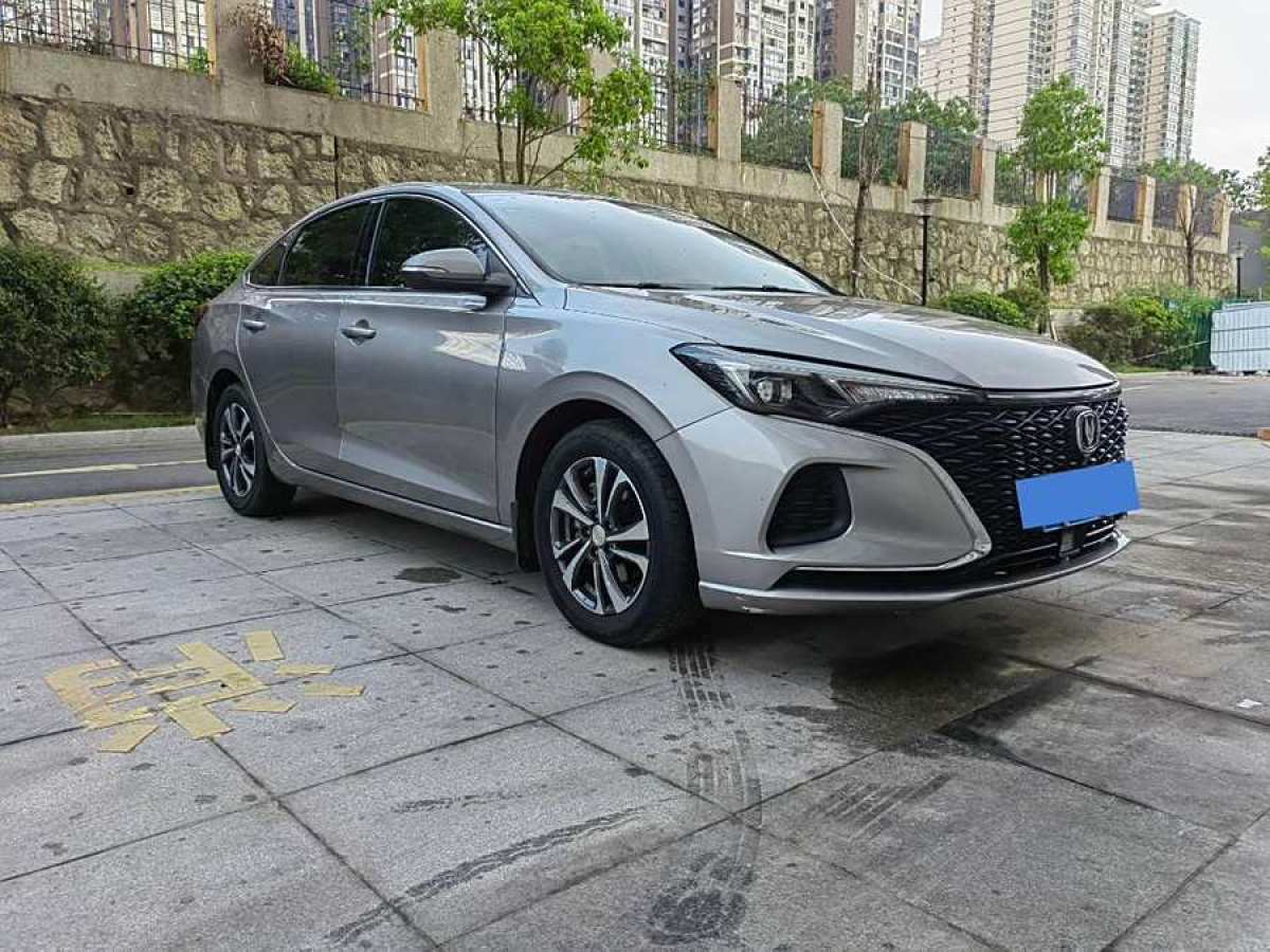 長(zhǎng)安 逸動(dòng)  2020款 PLUS 藍(lán)鯨NE 1.4T GDI DCT尊貴型圖片