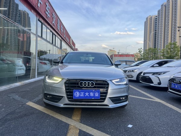 奥迪 奥迪A4L  2016款 35 TFSI 自动标准型