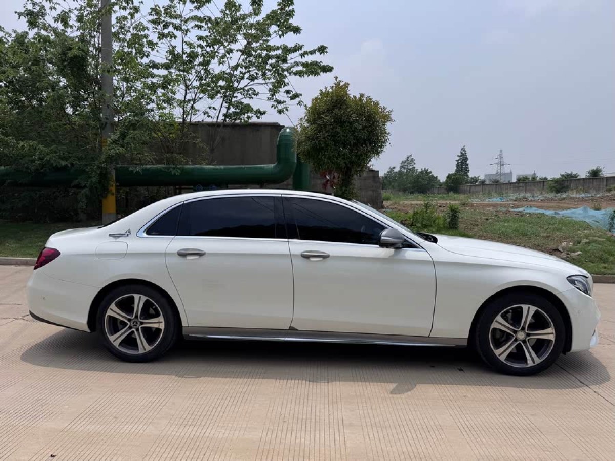 奔馳 奔馳E級  2019款 E 260 L 運(yùn)動(dòng)型圖片