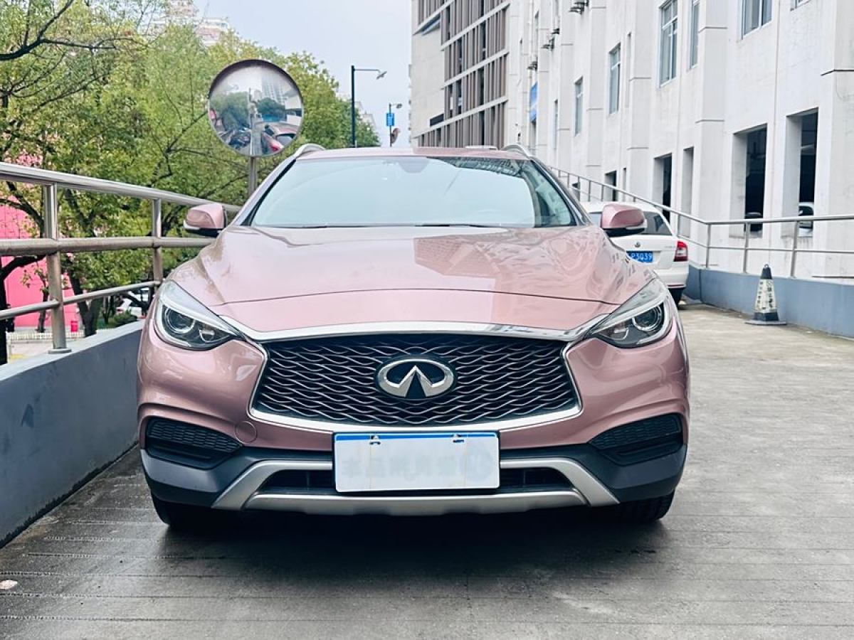 2018年12月英菲尼迪 QX30  2018款 1.6T 兩驅(qū)時(shí)尚版