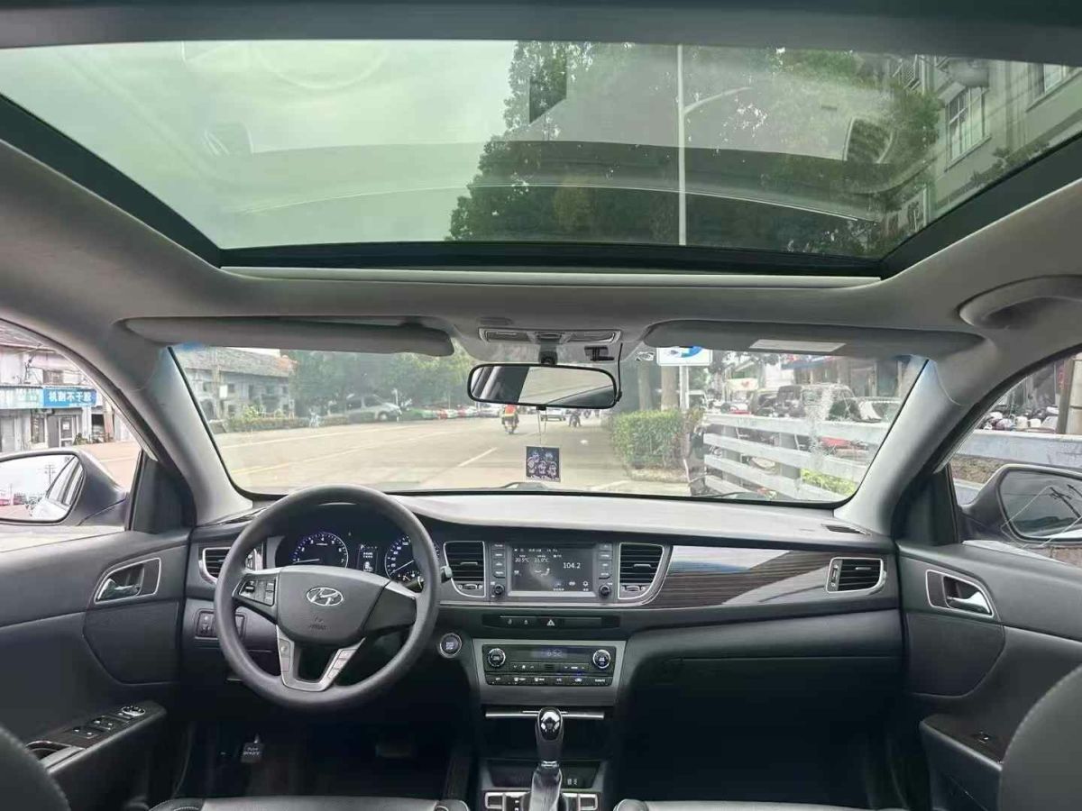 現(xiàn)代 名圖  2017款 1.6T 自動旗艦型TOP圖片