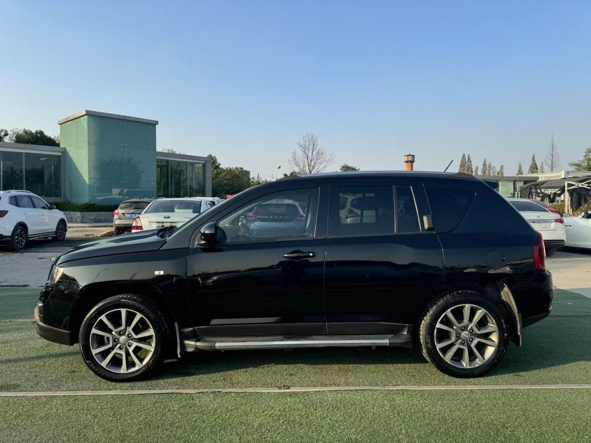 Jeep 指南者  2015款 2.0L 兩驅(qū)豪華版圖片