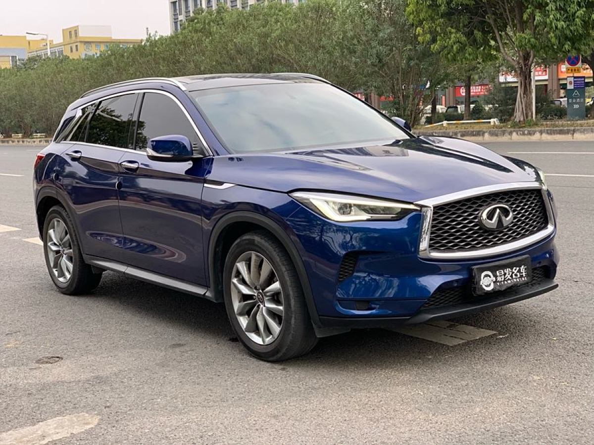 英菲尼迪 QX50  2020款 改款 2.0T 兩驅(qū)時(shí)尚版圖片