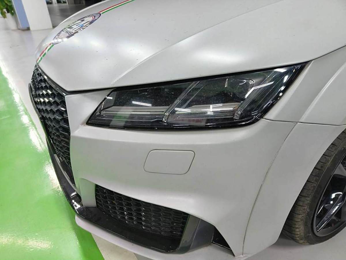 2015年9月奧迪 奧迪TT  2015款 TT Coupe 45 TFSI quattro 復(fù)仇者聯(lián)盟決勝版