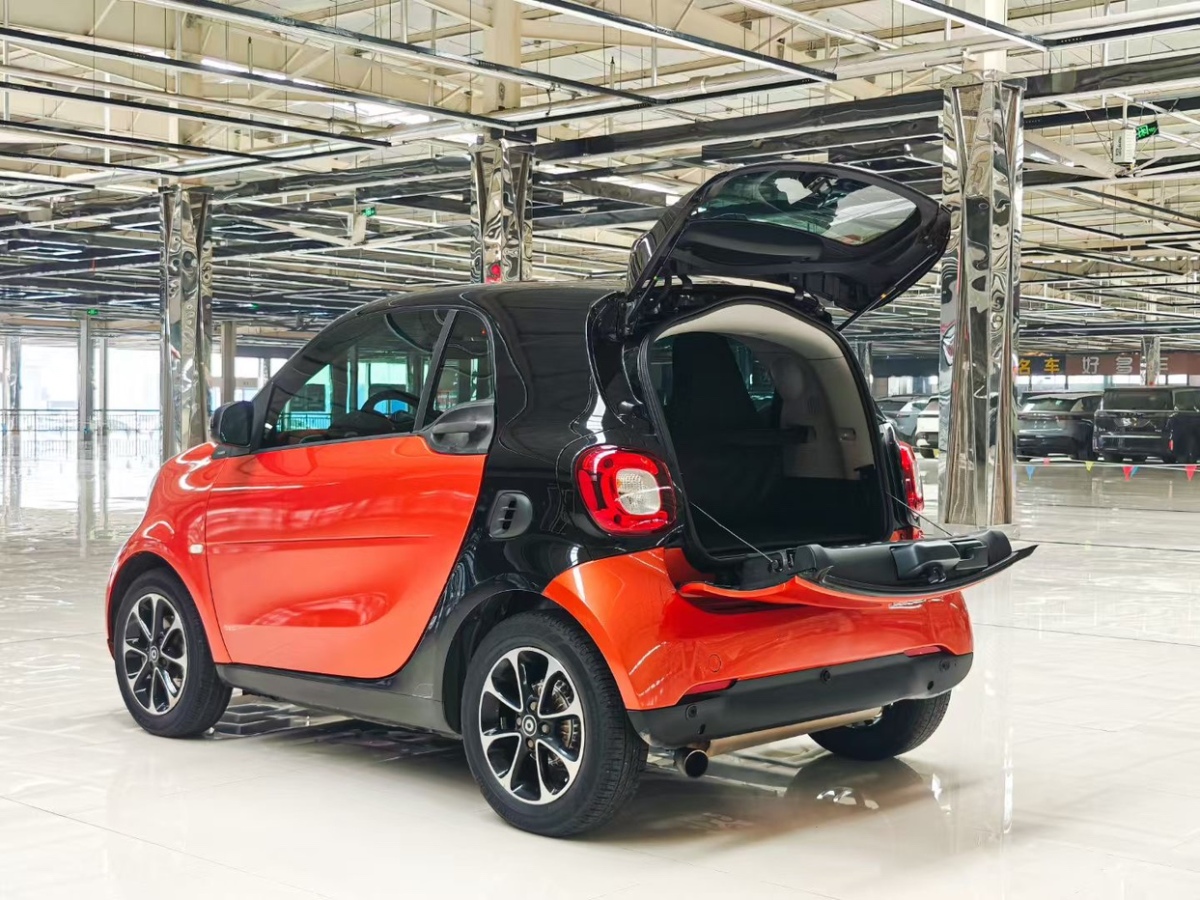 2016年03月smart fortwo  2015款 1.0L 52千瓦硬頂激情版