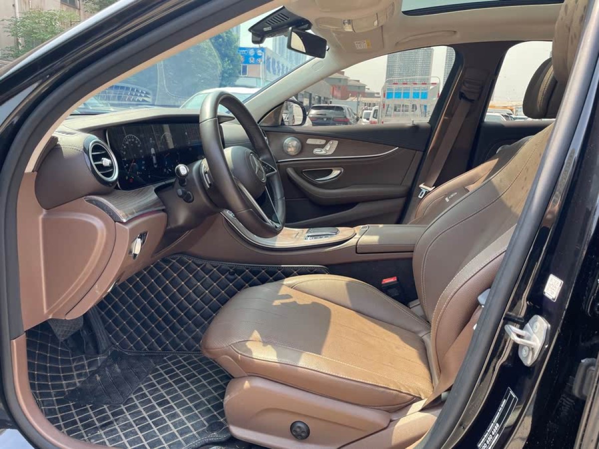 奔馳 奔馳E級(jí)  2021款 改款 E 300 L 時(shí)尚型圖片