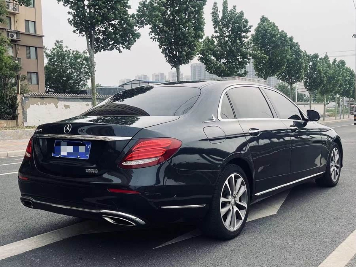 奔馳 奔馳E級  2022款 改款 E 300 L 時尚型圖片