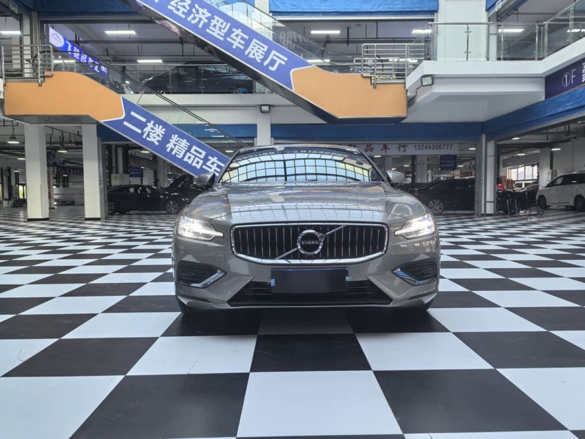 沃爾沃 S60L  2021款 T4 智遠(yuǎn)豪華版圖片