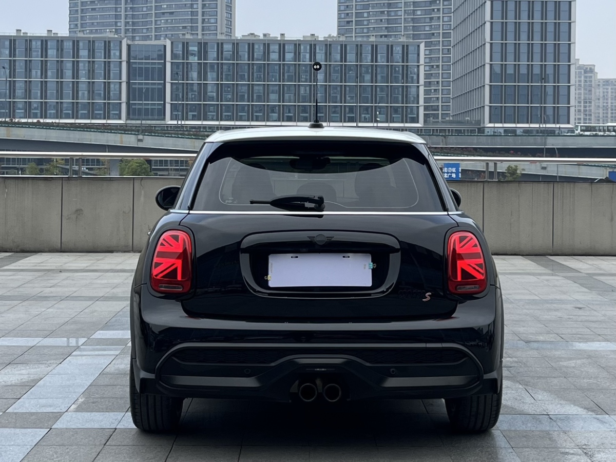 MINI MINI  2022款 2.0T COOPER S 藝術(shù)家 五門版圖片