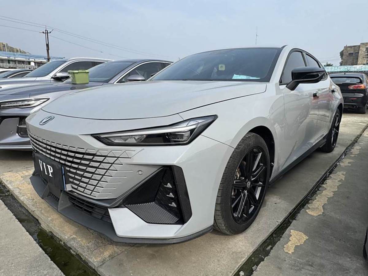 長(zhǎng)安 長(zhǎng)安UNI-V  2023款 1.5T 智慧領(lǐng)航型圖片