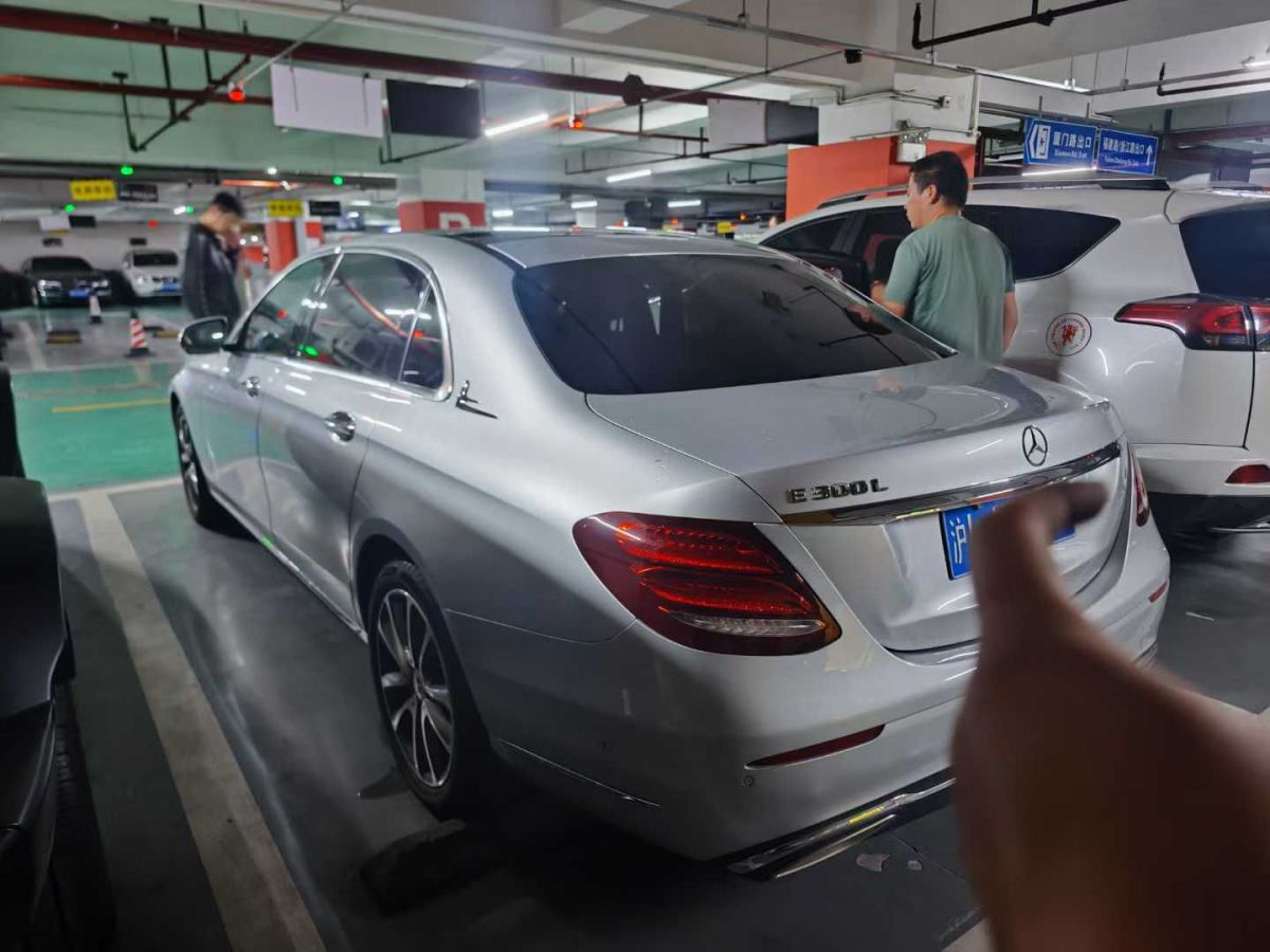 奔馳 奔馳E級(jí)  2017款 E 300 L 豪華型圖片