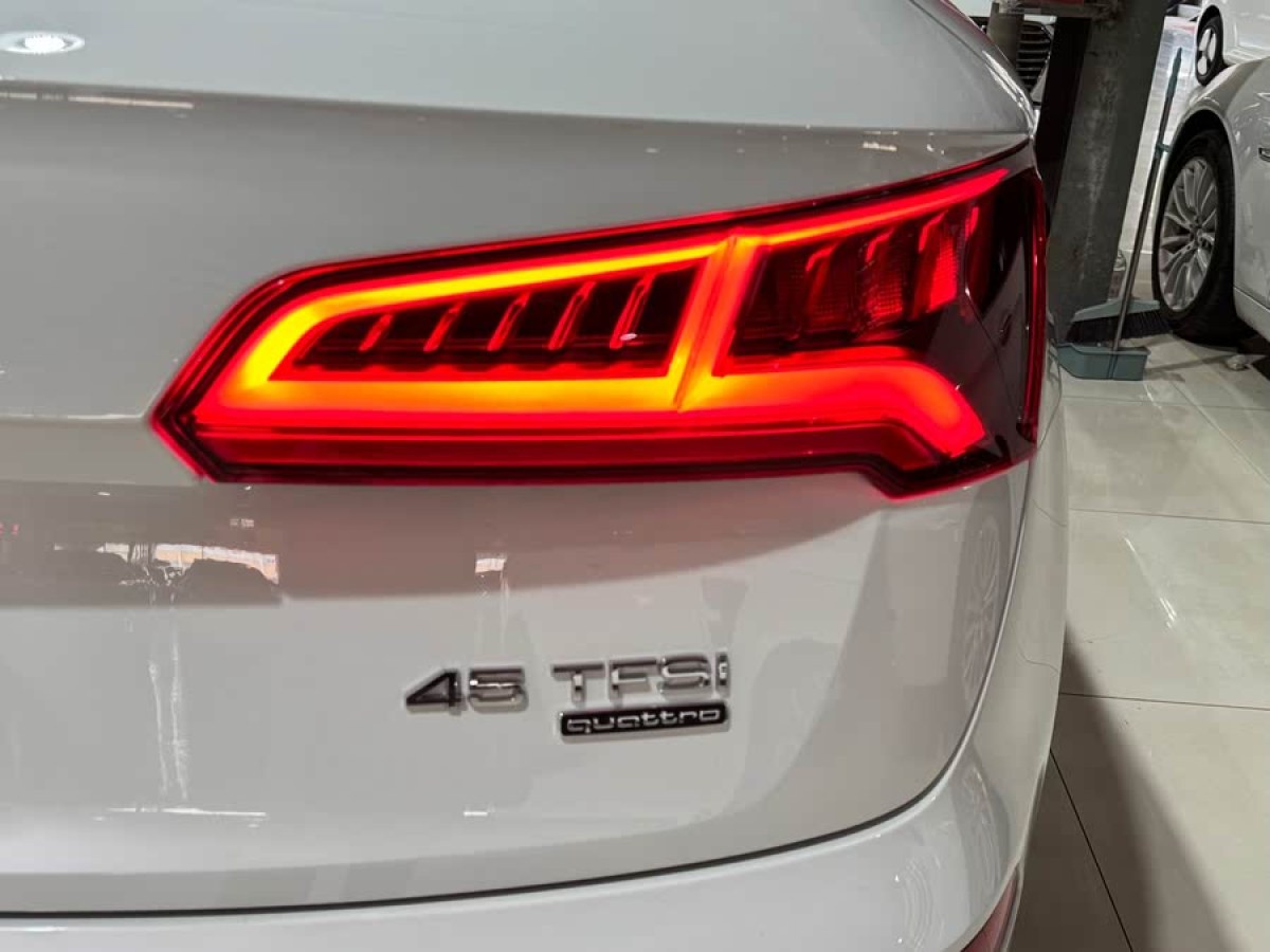 奧迪 奧迪Q5L  2020款 改款 40 TFSI 榮享時尚型圖片
