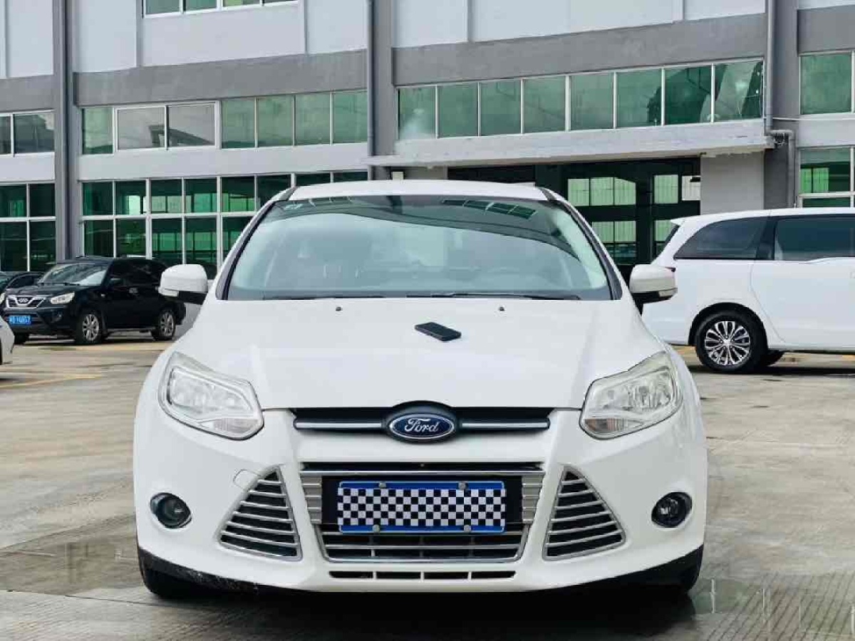 福特 ?？怂? 2012款 兩廂 1.6L 自動舒適型圖片