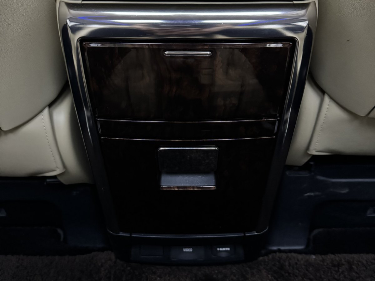 丰田 埃尔法  2020款 双擎 2.5L 豪华版图片