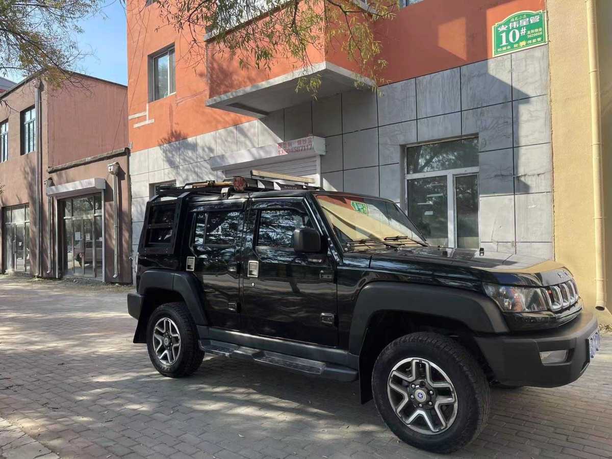 北京 BJ40  2017款 40L 2.3T 自動四驅(qū)環(huán)塔冠軍版圖片