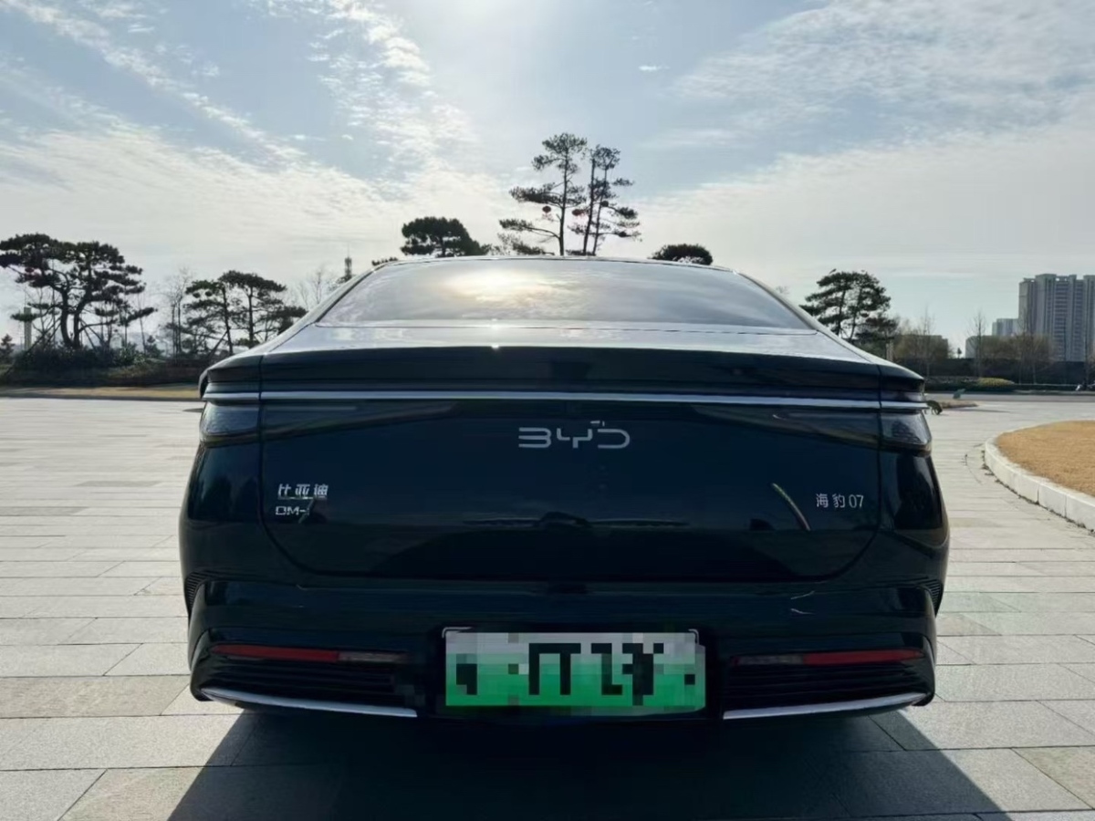 比亞迪 海豹07 DM-i  2025款 DM-i 1.5L 125km 豪華型圖片