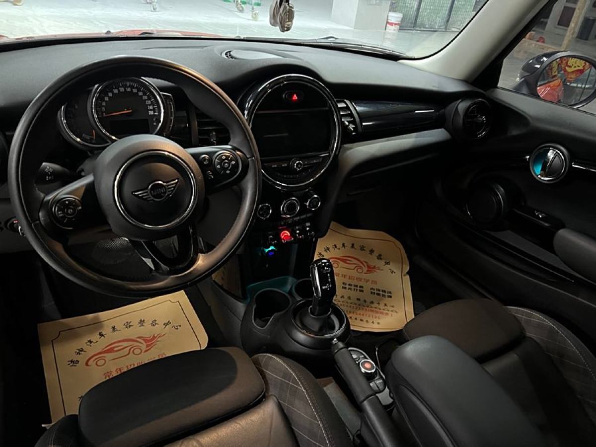 MINI COUNTRYMAN  2018款 1.5T COOPER 經(jīng)典派圖片