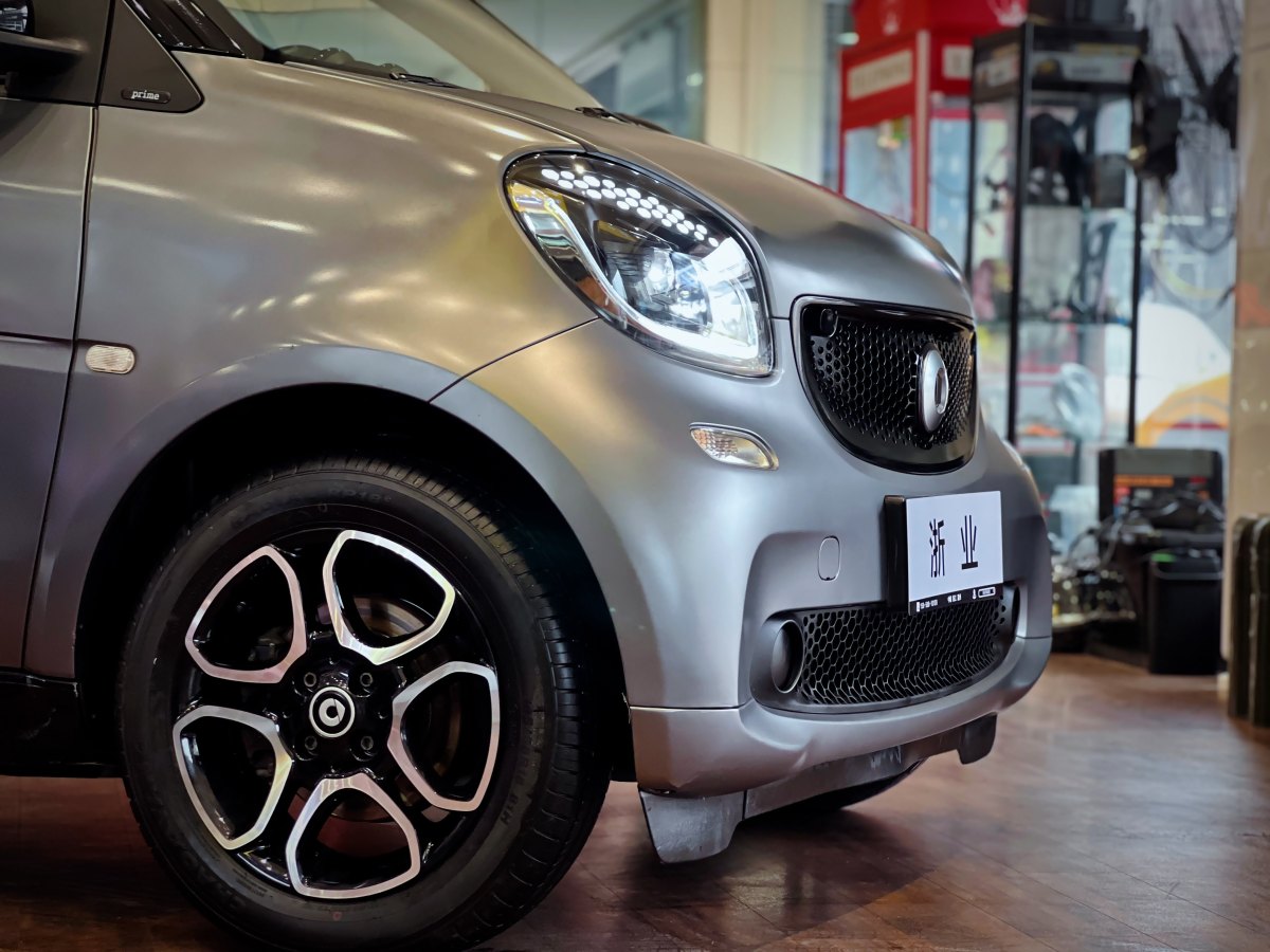 smart fortwo  2016款 0.9T 66千瓦硬頂先鋒版圖片