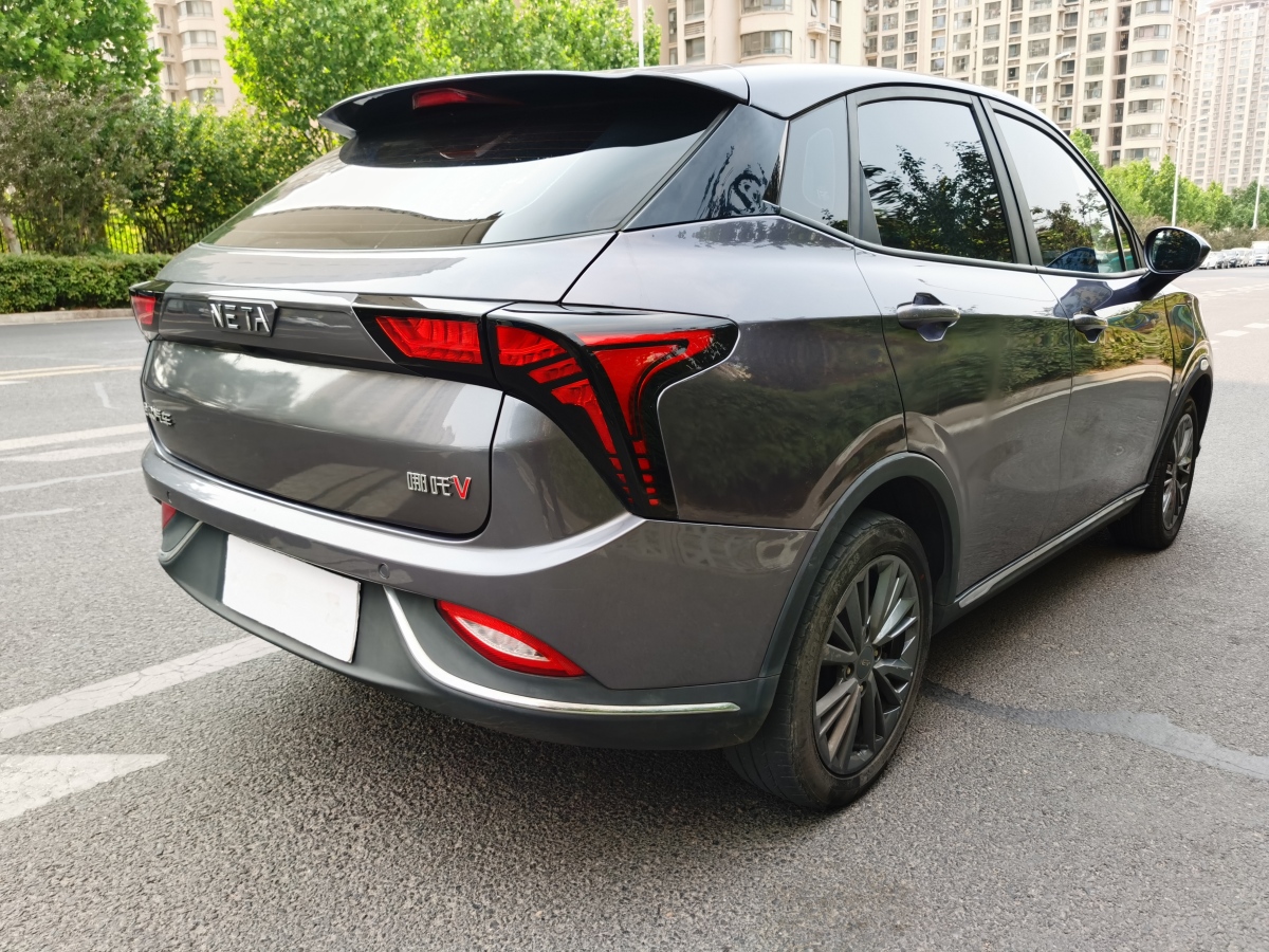 哪吒 哪吒V  2022款 潮 400 Lite 粉色定制款圖片