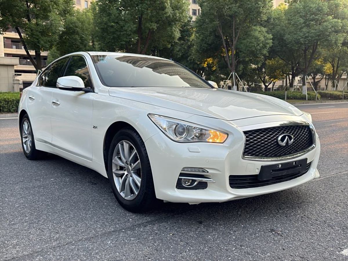 2014年10月英菲尼迪 Q50  2014款 2.0T 舒適版