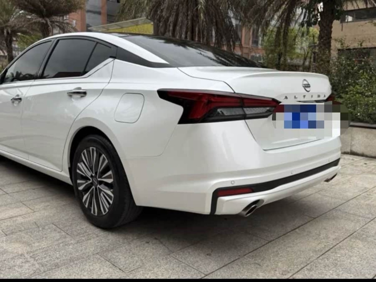 日產(chǎn) 天籟  2024款 2.0L SV 黑金版圖片