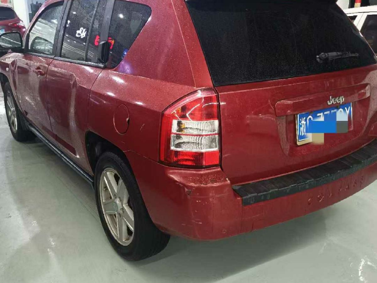 Jeep 指南者  2010款 2.4L 四驅(qū)世界杯特別版圖片