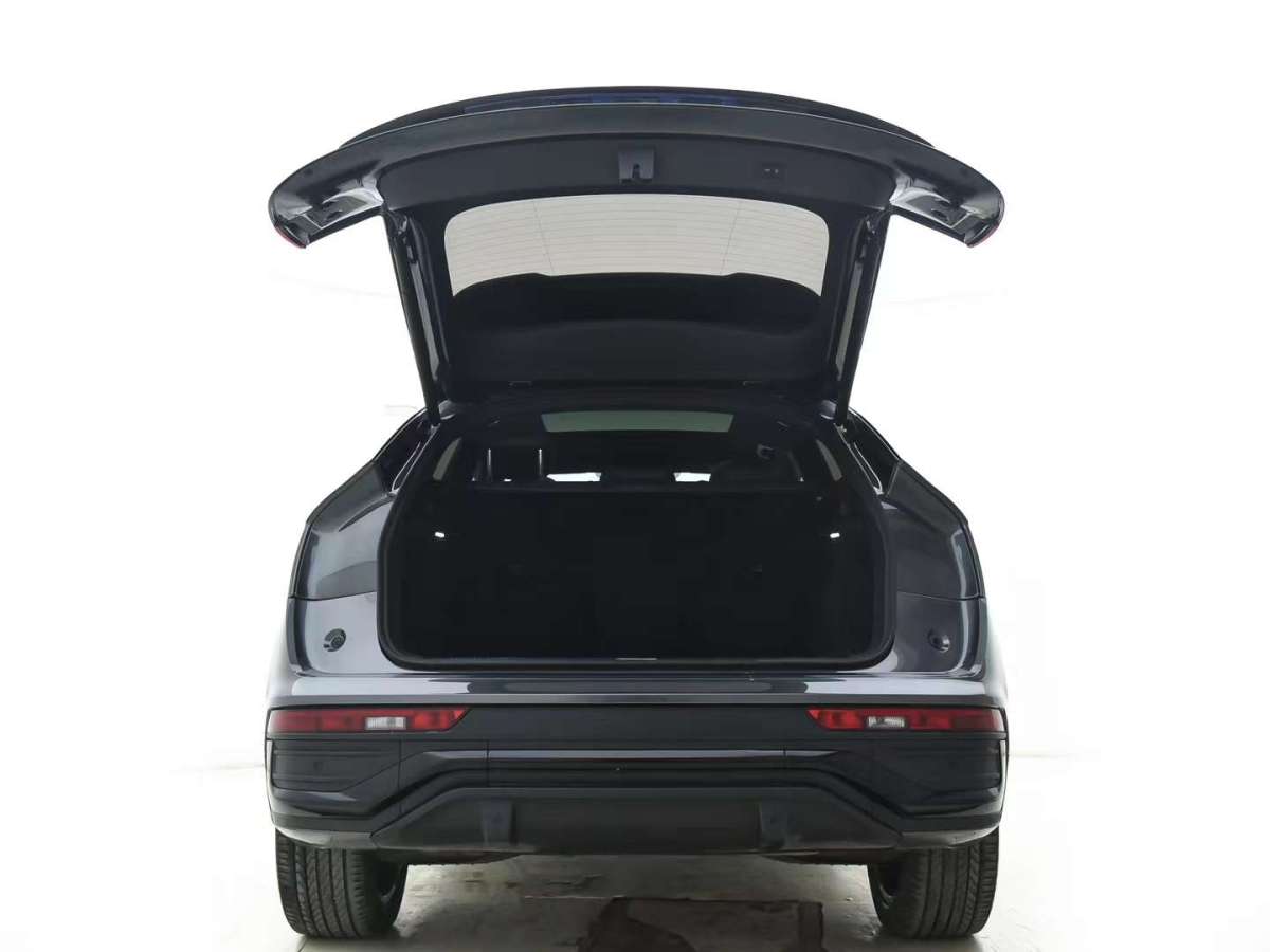 奥迪 奥迪Q5L Sportback  2022款 改款 40 TFSI RS套件燃速型图片